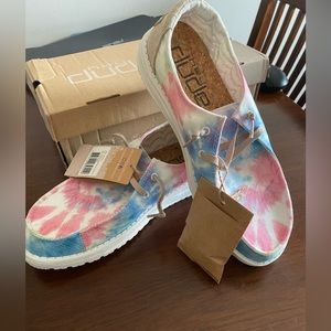 Hey Dude women’s shoe sz 9